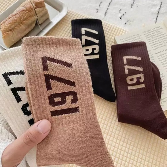 Essential socks - Picture 2 of 3